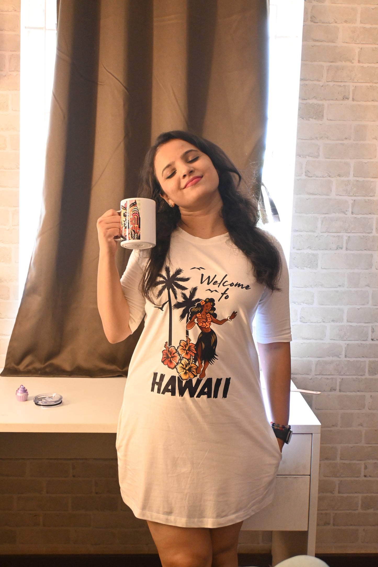 Hawaii T-Shirt Dress with Pockets in White